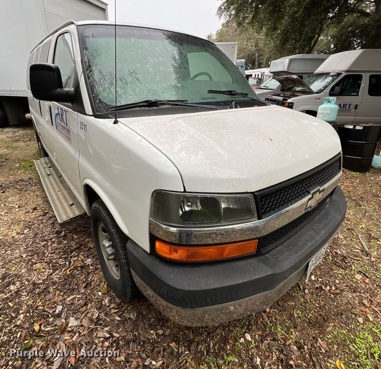 image for item MH9945 2008 Chevrolet Express 3500  van