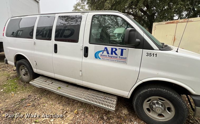 image for item MH9945 2008 Chevrolet Express 3500  van