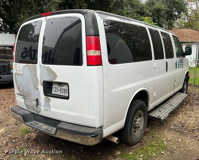image for item MH9945 2008 Chevrolet Express 3500  van