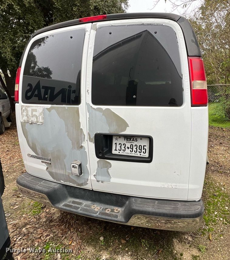 image for item MH9945 2008 Chevrolet Express 3500  van