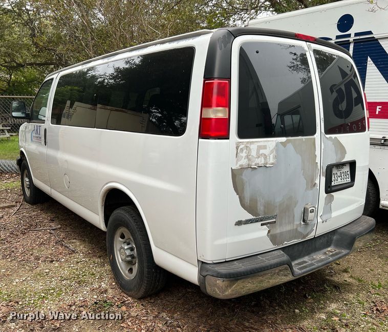 image for item MH9945 2008 Chevrolet Express 3500  van