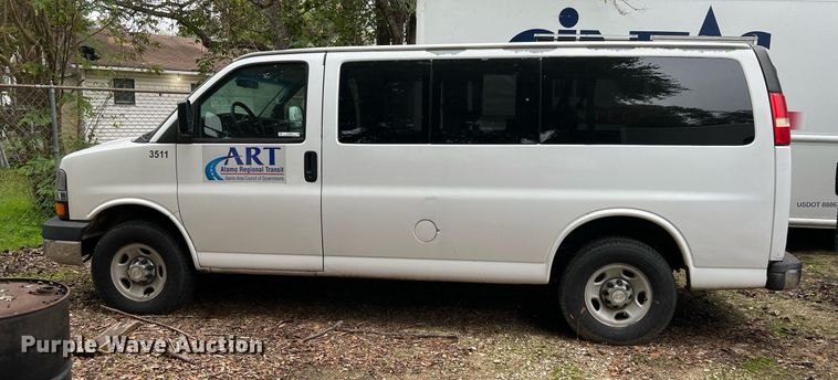 image for item MH9945 2008 Chevrolet Express 3500  van