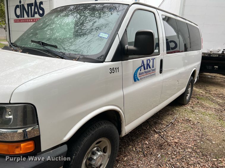 image for item MH9945 2008 Chevrolet Express 3500  van