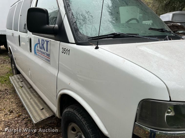 image for item MH9945 2008 Chevrolet Express 3500  van