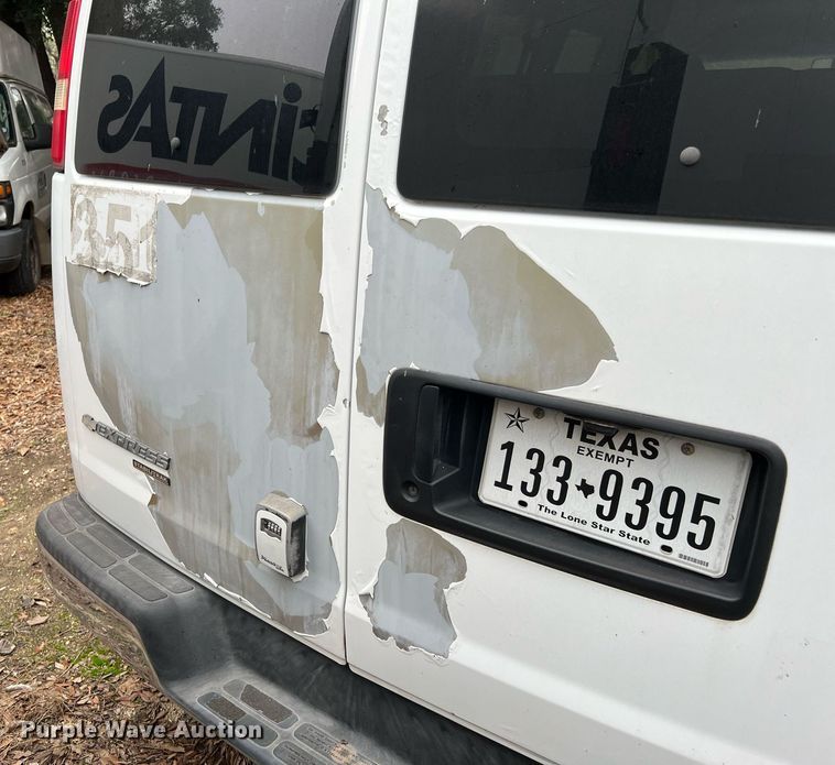 image for item MH9945 2008 Chevrolet Express 3500  van