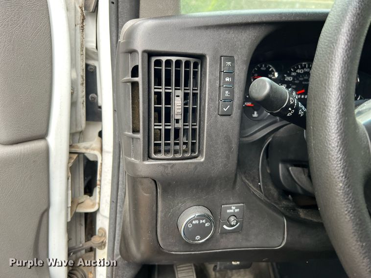 image for item MH9945 2008 Chevrolet Express 3500  van