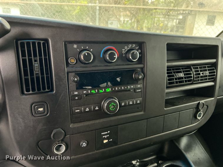 image for item MH9945 2008 Chevrolet Express 3500  van