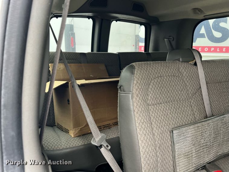 image for item MH9945 2008 Chevrolet Express 3500  van