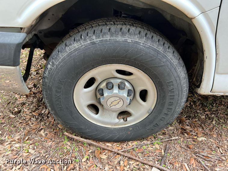 image for item MH9945 2008 Chevrolet Express 3500  van