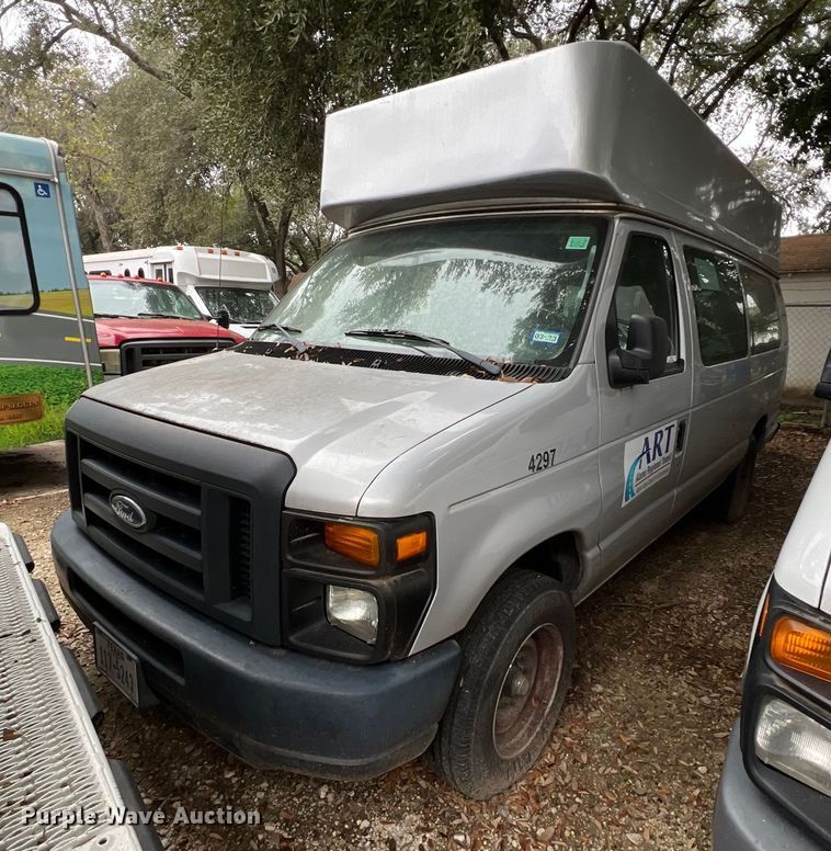 image for item MH9946 2014 Ford E350  handicap accessible van