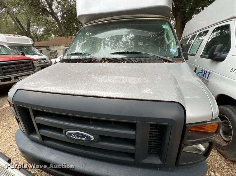 image for item MH9946 2014 Ford E350  handicap accessible van