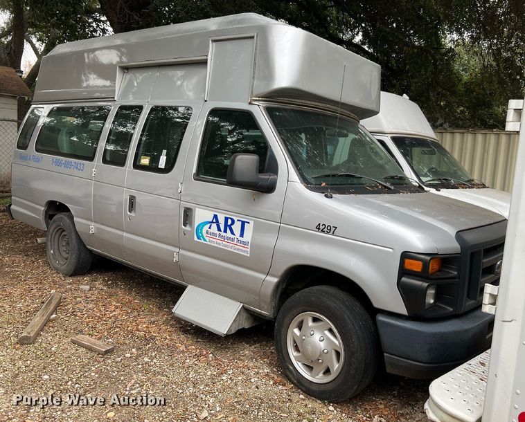 image for item MH9946 2014 Ford E350  handicap accessible van