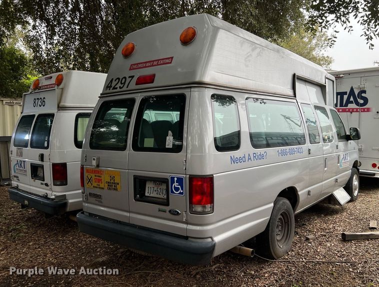 image for item MH9946 2014 Ford E350  handicap accessible van