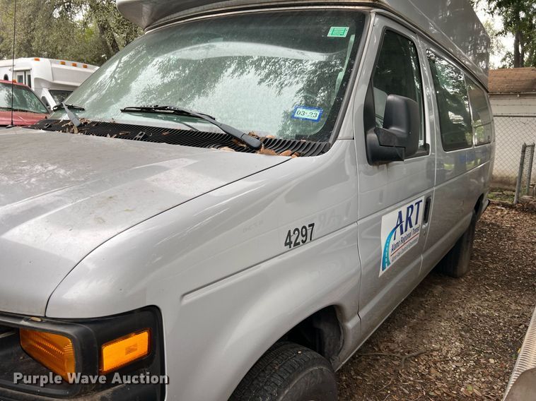 image for item MH9946 2014 Ford E350  handicap accessible van