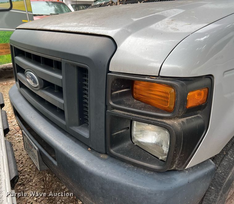 image for item MH9946 2014 Ford E350  handicap accessible van