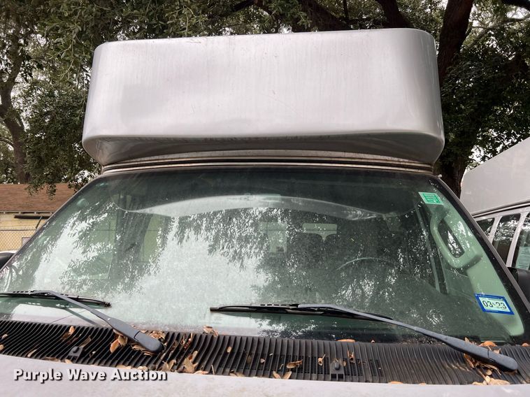 image for item MH9946 2014 Ford E350  handicap accessible van