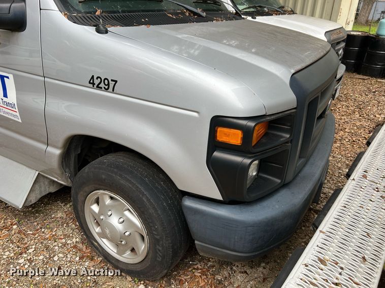 image for item MH9946 2014 Ford E350  handicap accessible van