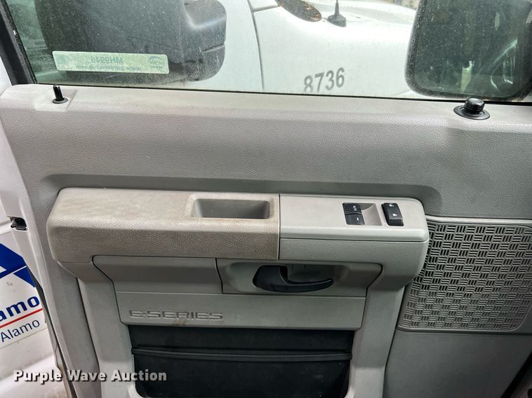 image for item MH9946 2014 Ford E350  handicap accessible van