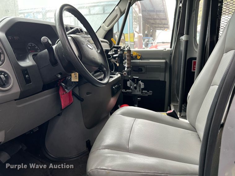 image for item MH9946 2014 Ford E350  handicap accessible van