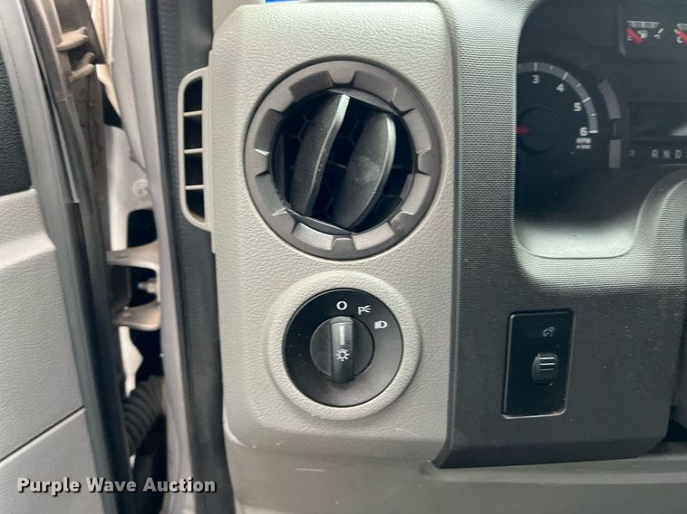 image for item MH9946 2014 Ford E350  handicap accessible van