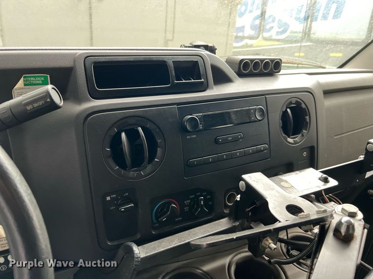 image for item MH9946 2014 Ford E350  handicap accessible van