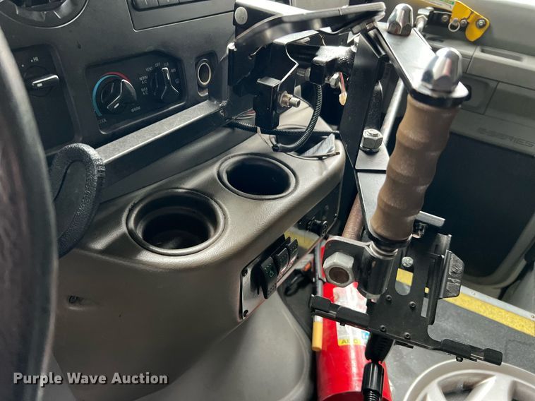 image for item MH9946 2014 Ford E350  handicap accessible van