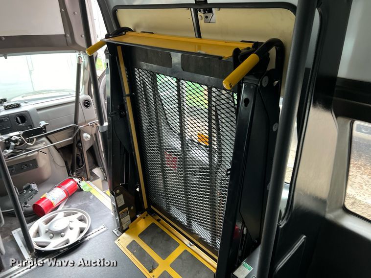 image for item MH9946 2014 Ford E350  handicap accessible van