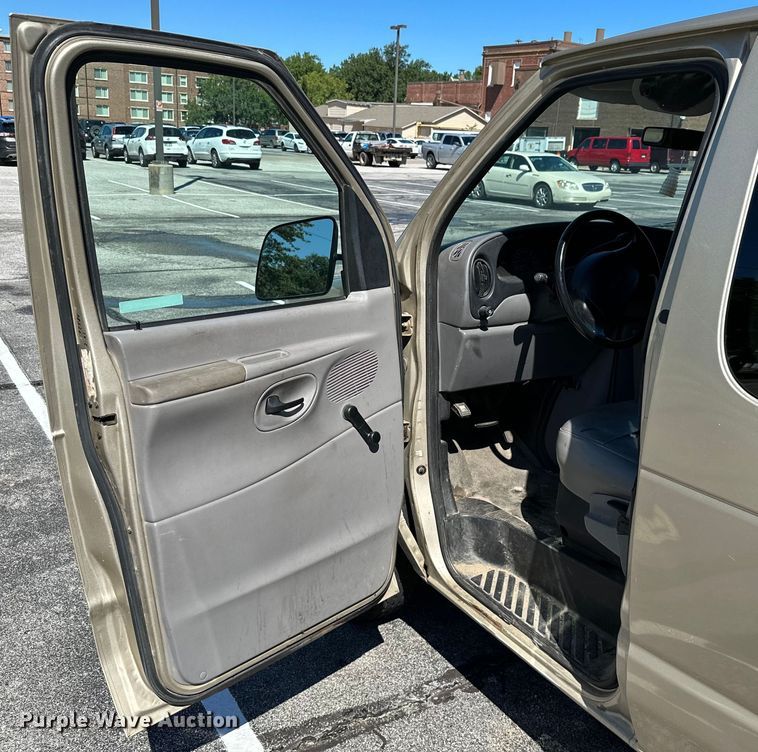 image for item ML9168 1999  Ford E150 XL  van