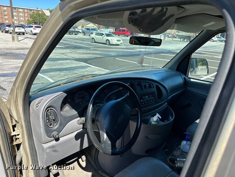 image for item ML9168 1999  Ford E150 XL  van