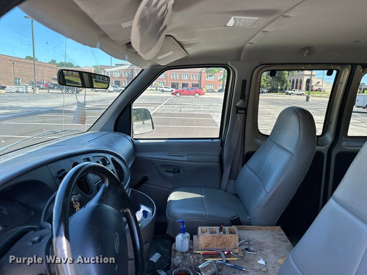 image for item ML9168 1999  Ford E150 XL  van