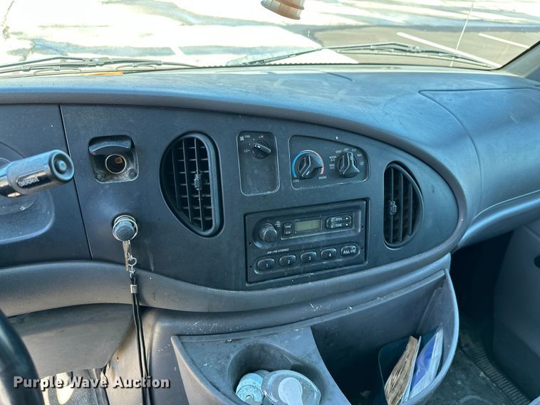 image for item ML9168 1999  Ford E150 XL  van
