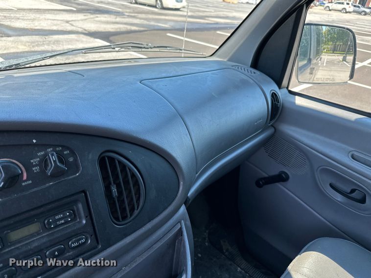 image for item ML9168 1999  Ford E150 XL  van