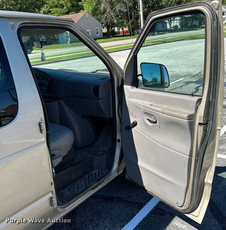 image for item ML9168 1999  Ford E150 XL  van
