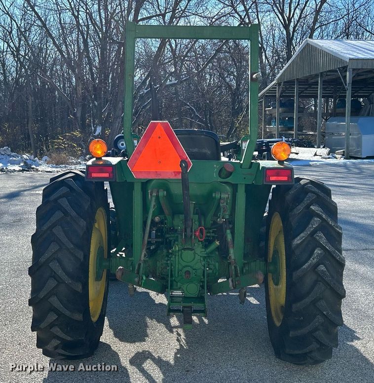 image for item MO9102 1990 John Deere 970  MFWD tractor