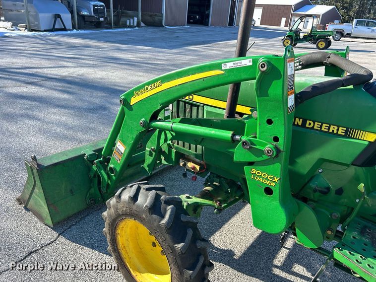 image for item MO9102 1990 John Deere 970  MFWD tractor