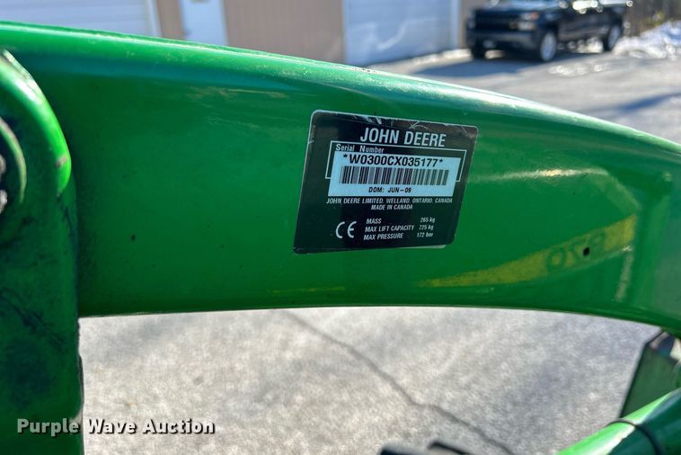 image for item MO9102 1990 John Deere 970  MFWD tractor