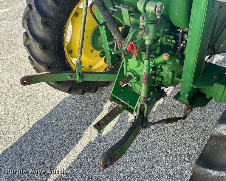 image for item MO9102 1990 John Deere 970  MFWD tractor