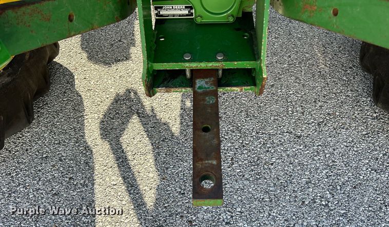 image for item MO9102 1990 John Deere 970  MFWD tractor