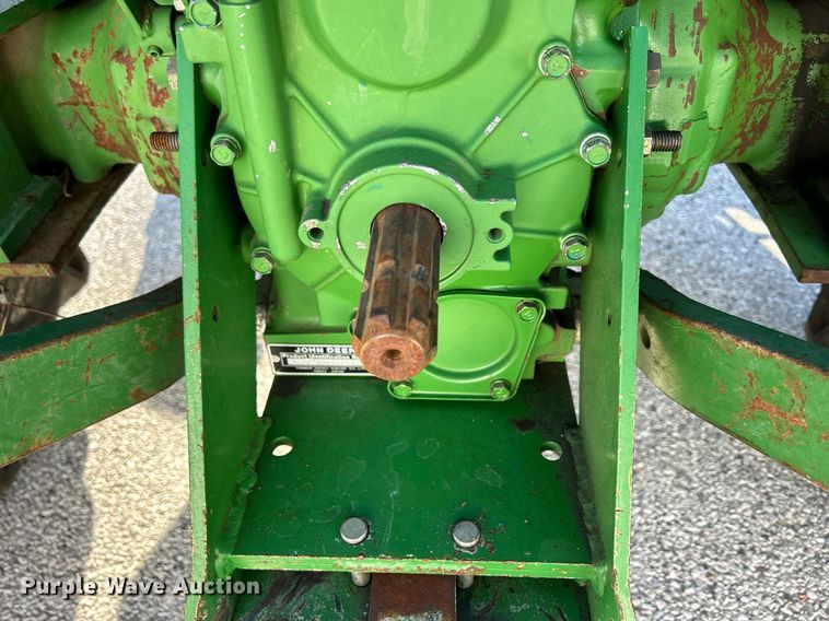 image for item MO9102 1990 John Deere 970  MFWD tractor