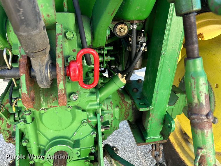 image for item MO9102 1990 John Deere 970  MFWD tractor