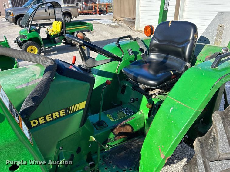 image for item MO9102 1990 John Deere 970  MFWD tractor