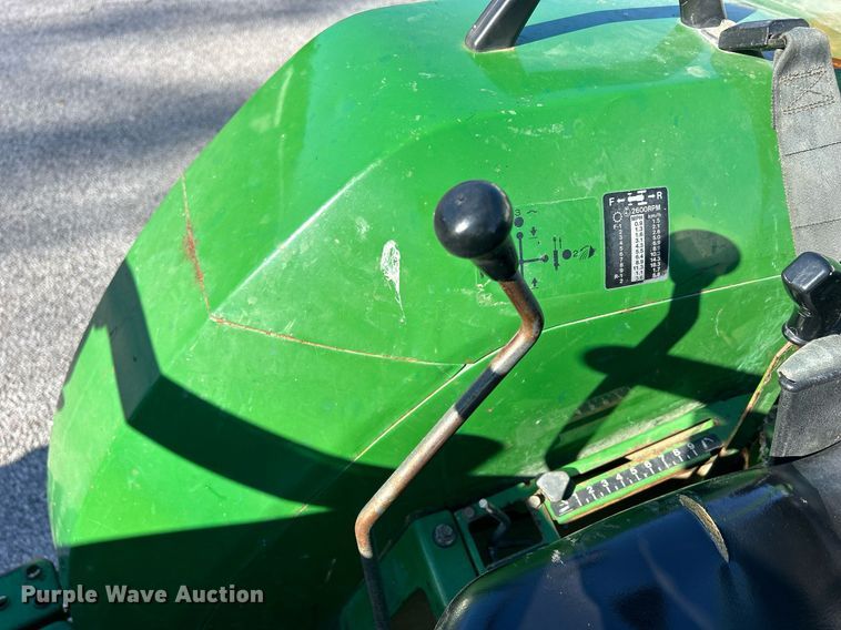 image for item MO9102 1990 John Deere 970  MFWD tractor