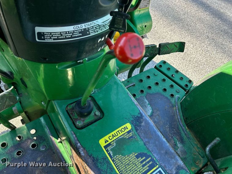 image for item MO9102 1990 John Deere 970  MFWD tractor