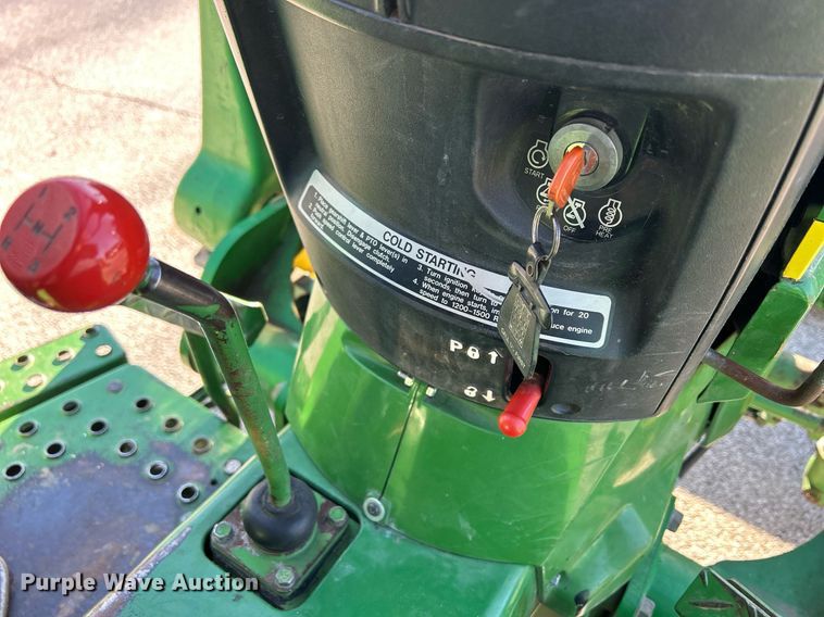 image for item MO9102 1990 John Deere 970  MFWD tractor