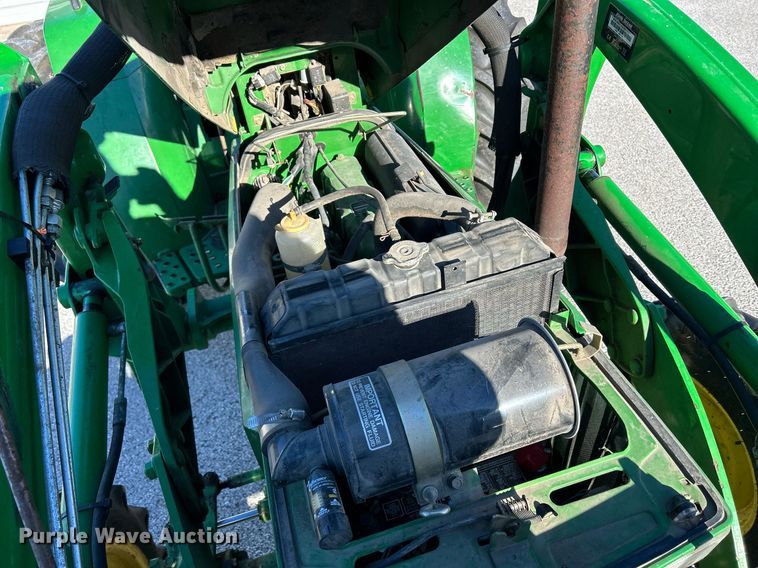 image for item MO9102 1990 John Deere 970  MFWD tractor