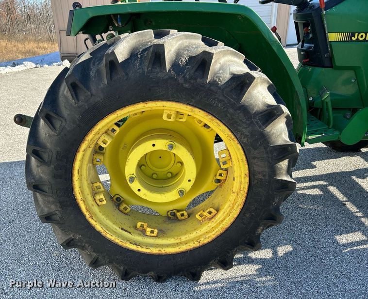 image for item MO9102 1990 John Deere 970  MFWD tractor