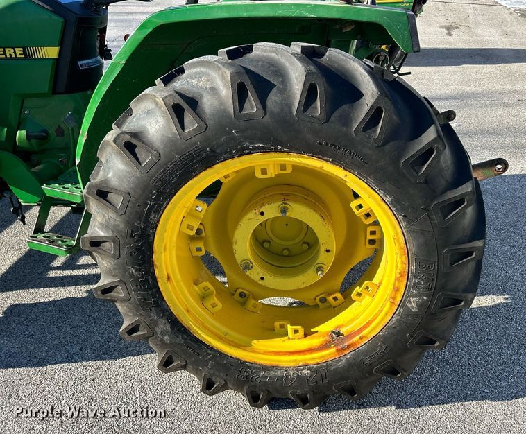 image for item MO9102 1990 John Deere 970  MFWD tractor