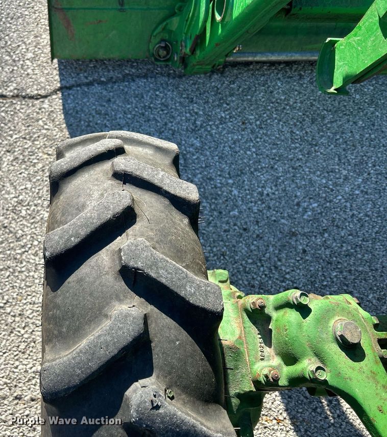 image for item MO9102 1990 John Deere 970  MFWD tractor