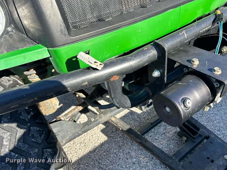 image for item MO9104 John Deere Gator XUV  utility vehicle