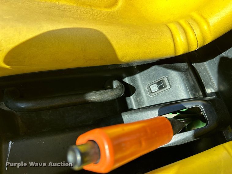 image for item MO9104 John Deere Gator XUV  utility vehicle